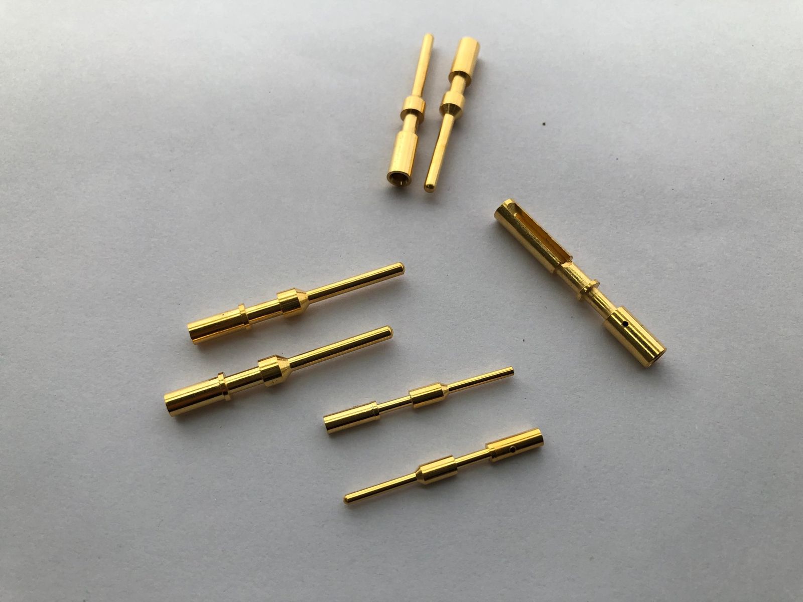 Connector pins and sockets